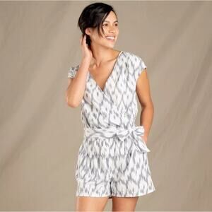 Toad & Co shakti Ikat gray and white romper